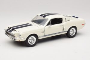 Ford Shelby GT500KR Balts Road Legends 1:18 92168 Metāls