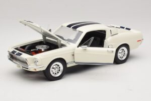 Ford Shelby GT500KR Balts Road Legends 1:18 92168 Metāls — attēls 2 no 8