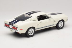 Ford Shelby GT500KR Balts Road Legends 1:18 92168 Metāls — attēls 3 no 8