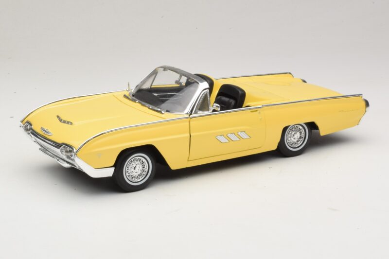 Ford Thunderbird Kabriolets Dzeltens Anson 1:18 30334-P1 Metāls