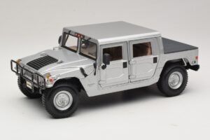 Hummer H1 Hardtop Sudraba Maisto 1:18 36857 Metāls