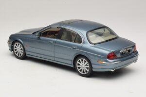 Jaguar S-Type X200 Zils Maisto 1:18 31865 Metāls — attēls 7 no 8