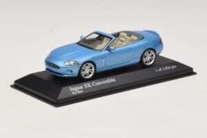 Jaguar XK X150 Kabriolets Gaiši Zils Metālisks Minichamps 1:43 400130530 Metāls — attēls 2 no 5