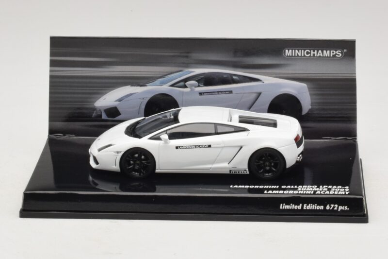 Lamborghini Gallardo LP560-4 Academy Balts Minichamps 1:43 436103801 Metāls