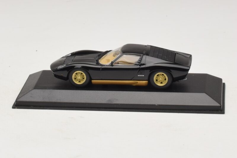 Lamborghini Miura P400 Melns Minichamps 1:43 Lamborghini Miura P400 Melns Minichamps 1:43 430103004 Metāls