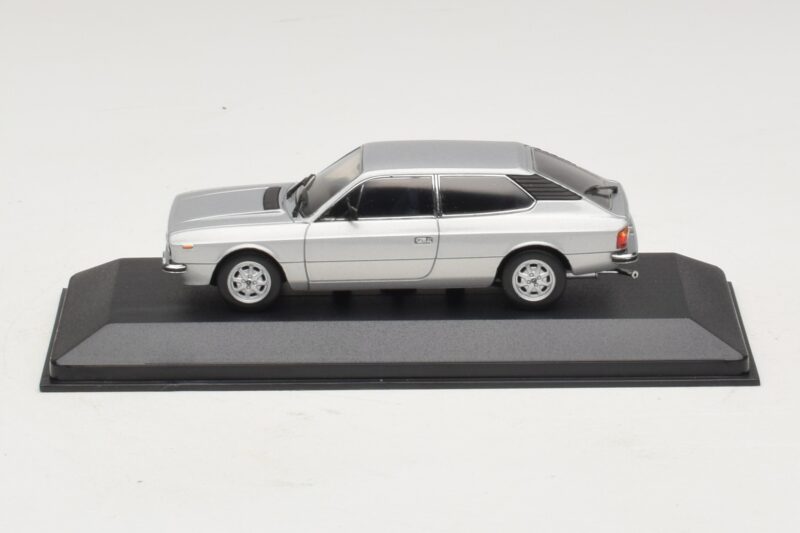 Lancia Beta HPE Sudrabs Minichamps 1:43 Lancia Beta HPE Sudrabs Minichamps 1:43 400125711 Metāls