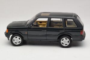Land Rover Range Rover P38A 4.6 HSE Zaļš Metālisks AUTOart 1:18 70010 Metāls — attēls 4 no 8