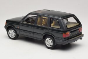 Land Rover Range Rover P38A 4.6 HSE Zaļš Metālisks AUTOart 1:18 70010 Metāls — attēls 7 no 8