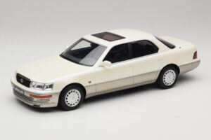 Lexus LS 400 XF10 Diamond White Pearl Otto 1:18 OT1277 Sveķi