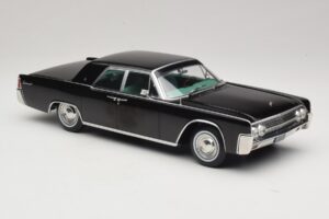 Lincoln Continental Melns KK-Scale 1:18 KKDC181483 Metāls — attēls 4 no 6