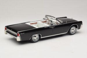 Lincoln Continental Convertible Melns Bad Boys KK-Scale 1:18 KKDC181521 Metāls — attēls 3 no 7