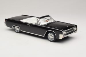 Lincoln Continental Convertible Melns Bad Boys KK-Scale 1:18 KKDC181521 Metāls — attēls 5 no 7