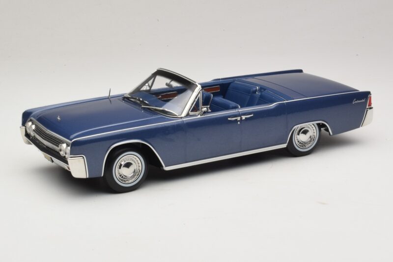 Lincoln Continental Convertible Zils Metālisks The Lincoln Lawyer KK-Scale 1:18 KKDC181522 Metāls