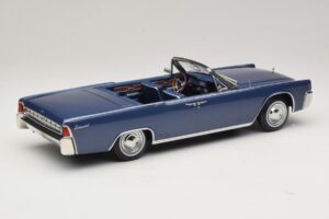 Lincoln Continental Convertible Zils Metālisks The Lincoln Lawyer KK-Scale 1:18 KKDC181522 Metāls — attēls 3 no 7