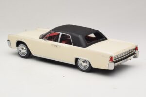 Lincoln Continental Convertible Balts John F. Kennedy KK-Scale 1:18 KKDC181523 Metāls — attēls 6 no 7