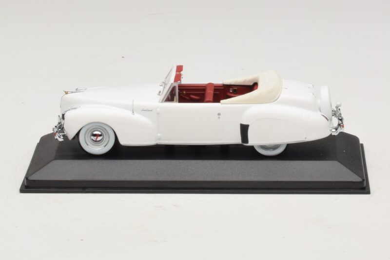 Lincoln Continental Kabriolets Balts Minichamps 1:43 400082501 Metāls