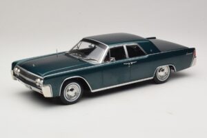 Lincoln Continental Tumši Zaļš Metālisks Matrix Reloaded & Revolutions KK-Scale 1:18 KKDC181481 Metāls