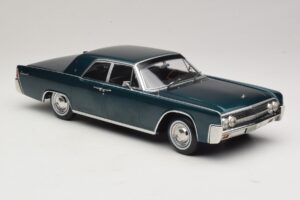 Lincoln Continental Tumši Zaļš Metālisks Matrix Reloaded & Revolutions KK-Scale 1:18 KKDC181481 Metāls — attēls 4 no 6