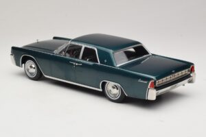 Lincoln Continental Tumši Zaļš Metālisks Matrix Reloaded & Revolutions KK-Scale 1:18 KKDC181481 Metāls — attēls 5 no 6