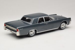 Lincoln Continental Pelēks Metālisks Marnie KK-Scale 1:18 KKDC181482 Metāls — attēls 2 no 6