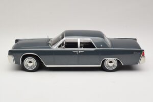 Lincoln Continental Pelēks Metālisks Marnie KK-Scale 1:18 KKDC181482 Metāls — attēls 3 no 6