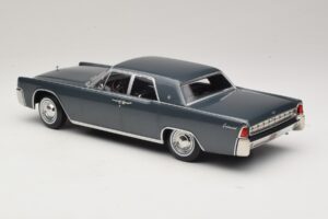 Lincoln Continental Pelēks Metālisks Marnie KK-Scale 1:18 KKDC181482 Metāls — attēls 5 no 6