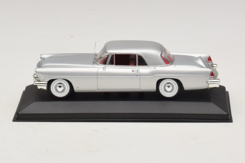 Lincoln Continental Mark II Sudraba Minichamps 1:43 Lincoln Continental Mark II Sudraba Minichamps 1:43 400082301 Metāls