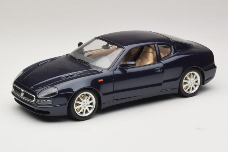 Maserati 3200 GT Zils Bburago 1:18 3371-P1 Metāls
