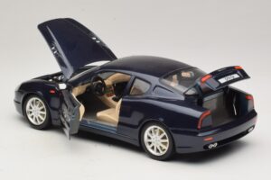 Maserati 3200 GT Zils Bburago 1:18 3371-P1 Metāls — attēls 5 no 8