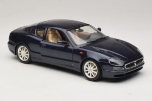Maserati 3200 GT Zils Bburago 1:18 3371-P1 Metāls — attēls 6 no 8