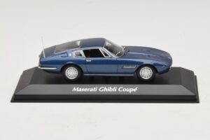 Maserati Ghibli Zils Metālisks Maxichamps 1:43 Maserati Ghibli Zils Metālisks Maxichamps 1:43 940123321 Metāls