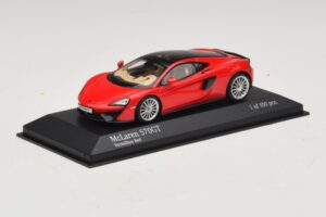 McLaren 570GT Vermillion Red Minichamps 1:43 537154522 Metāls — attēls 2 no 5