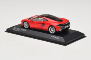 McLaren 570GT Vermillion Red Minichamps 1:43 537154522 Metāls — attēls 3 no 5