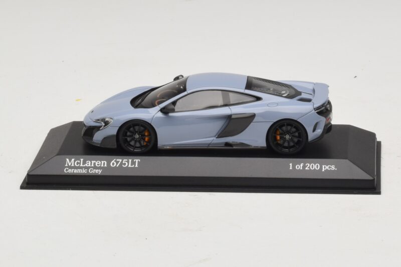 McLaren 675LT Ceramic Grey Minichamps 1:43 537154420 Metāls