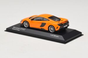 McLaren 675LT Oranžs Minichamps 1:43 537154421 Metāls — attēls 3 no 5