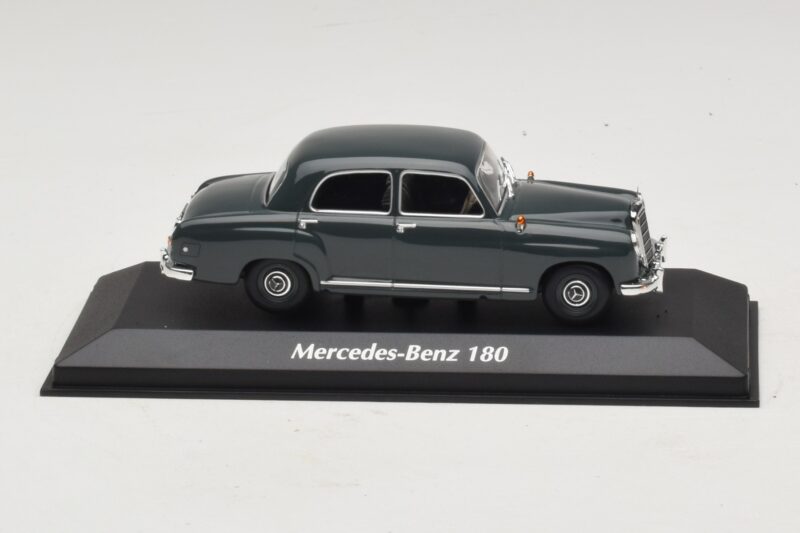 Mercedes 180 W120 Pelēks Maxichamps 1:43 Mercedes 180 W120 Pelēks Maxichamps 1:43 940033100 Metāls