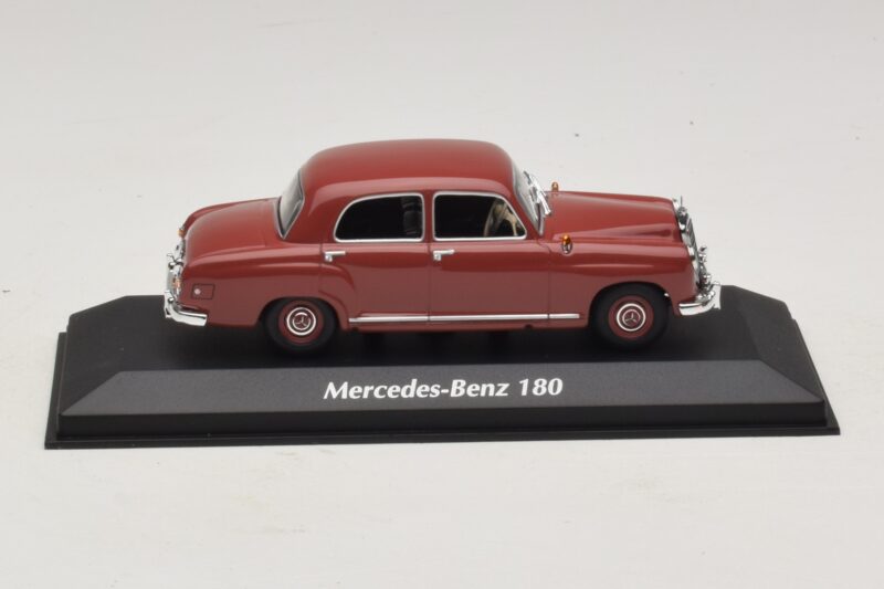 Mercedes 180 W120 Sarkans Maxichamps 1:43 940033101 Metāls