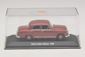 Mercedes 180 W120 Sarkans Maxichamps 1:43 940033101 Metāls — attēls 4 no 5