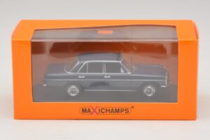 Mercedes 200D W115 Zils Maxichamps 1:43 940034000 Metāls — attēls 5 no 5