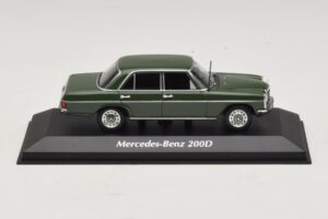 Mercedes 200D W115 Tumši Zaļš Maxichamps 1:43 Mercedes 200D W115 Tumši Zaļš Maxichamps 1:43 940034001 Metāls