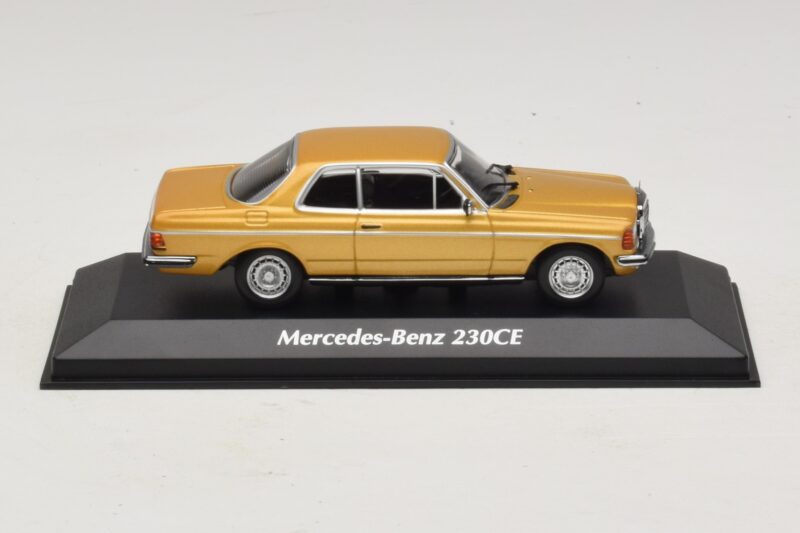 Mercedes 230 CE C123 Zelta Metālisks Maxichamps 1:43 940032220 Metāls