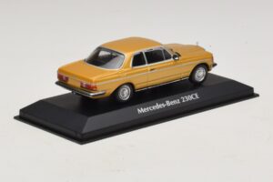 Mercedes 230 CE C123 Zelta Metālisks Maxichamps 1:43 940032220 Metāls — attēls 2 no 5