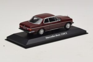 Mercedes 230 CE C123 Sarkans Maxichamps 1:43 940032221 Metāls — attēls 2 no 5