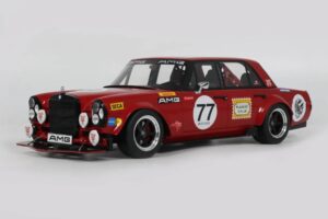 Mercedes 300 SEL W109 Red Pig S-Klub C63 S Mars Red GT Spirit 1:18 GT584 Sveķi — attēls 2 no 2
