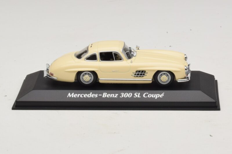 Mercedes 300 SL W198 Balts Maxichamps 1:43 940039002 Metāls