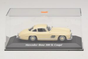 Mercedes 300 SL W198 Balts Maxichamps 1:43 940039002 Metāls — attēls 4 no 5