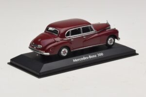 Mercedes 300 W186 Tumši Sarkans Maxichamps 1:43 940039060 Metāls — attēls 2 no 5