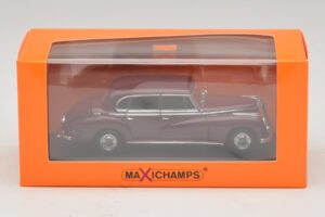 Mercedes 300 W186 Tumši Sarkans Maxichamps 1:43 940039060 Metāls — attēls 5 no 5