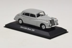 Mercedes 300 W186 Pelēks Maxichamps 1:43 940039061 Metāls — attēls 3 no 5