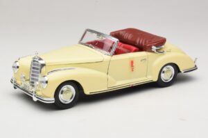 Mercedes 300S Krēmkrāsas Maisto 1:18 31806 Metāls